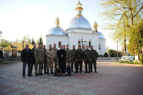 На Львівщині військові молилися Хресну дорогу.(ФОТО)